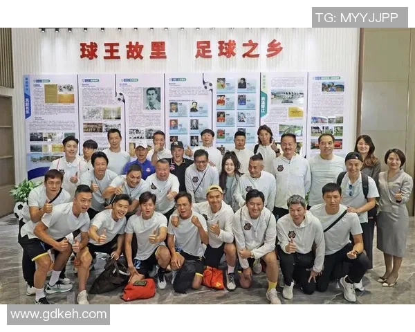 香港足球明星队高清照片展现球员风采与激情瞬间的精彩回顾